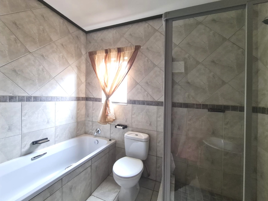 To Let 4 Bedroom Property for Rent in Xanadu Eco Park North West